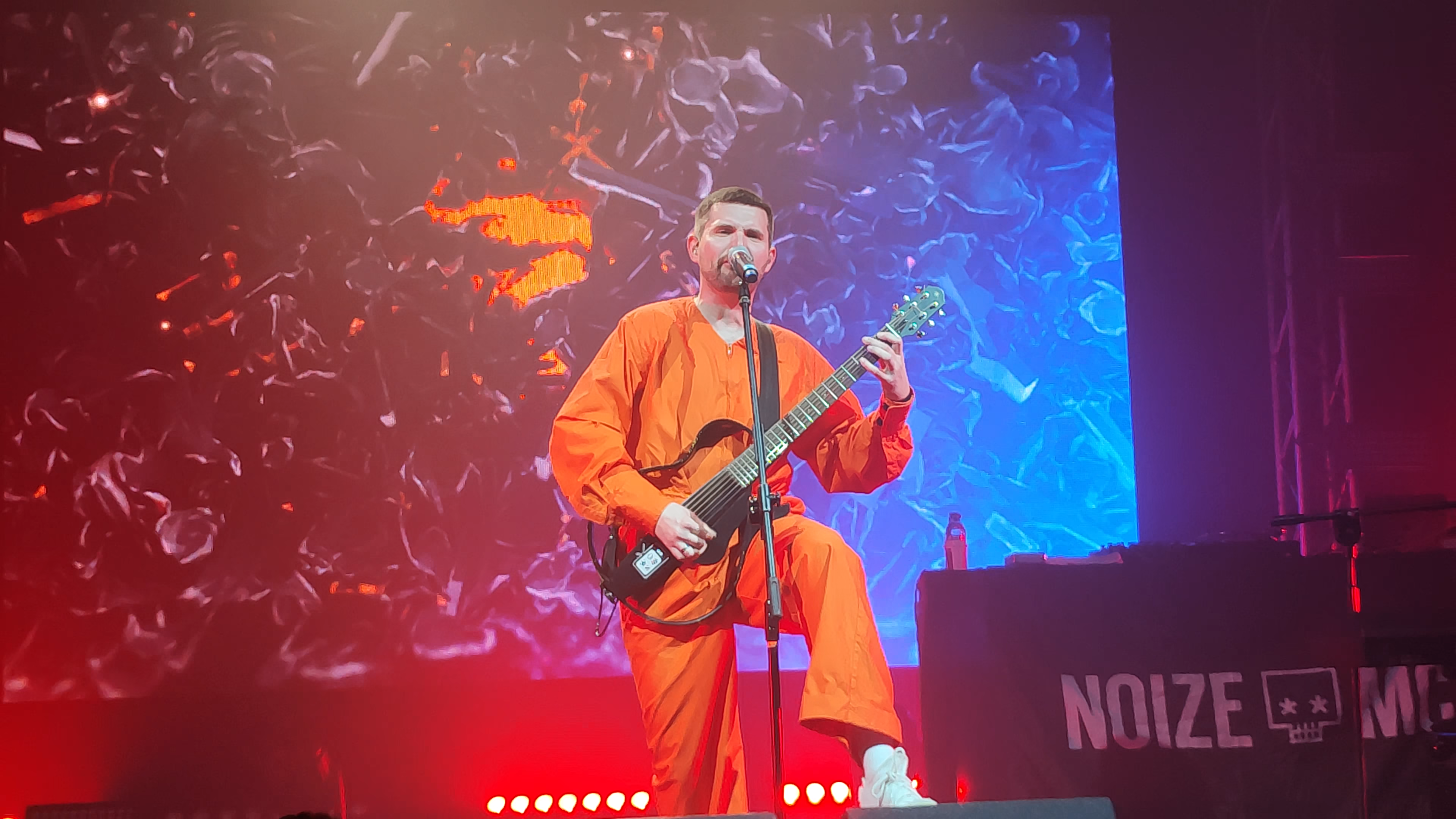 NOIZE MC
